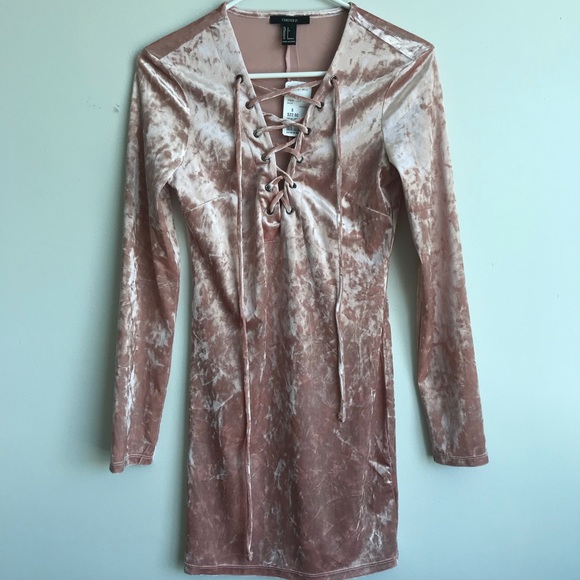 NEW!! FOREVER 21  velvet  dress. - Picture 1 of 4